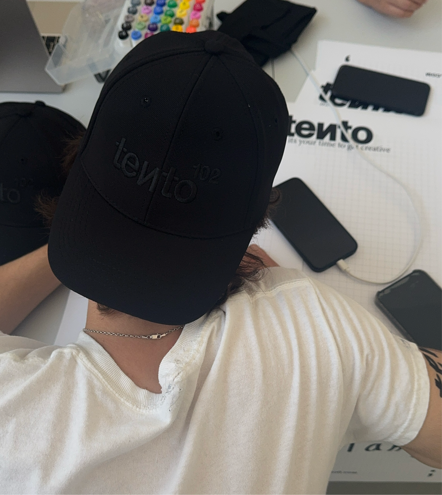 tento^102 hat